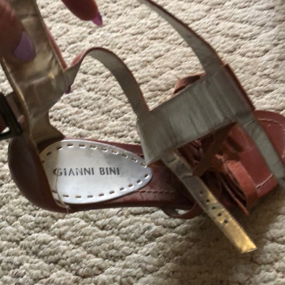 👠wot Gianni Bini leather Sandals worn one time - Picture 3 of 4